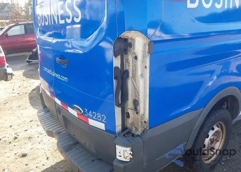 2015 Ford Transit-250 z USA, uszkodzony, nr VIN 1FTNR1ZM5FKA68055